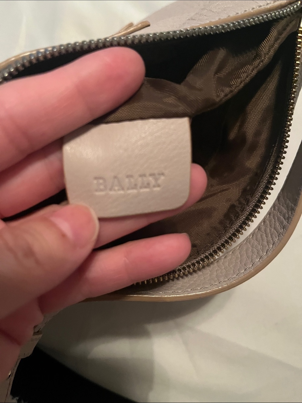 Ballys women’s Pebbled Leather Wristlet Clutch in Light Taupe - Picture 8 of 10